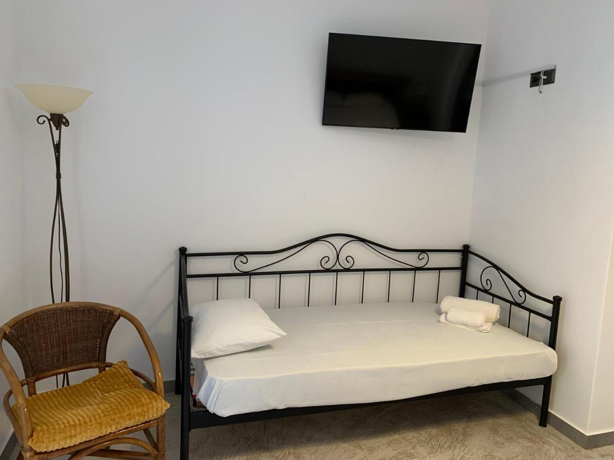 Appartamento Condillia Central Spétses Esterno foto